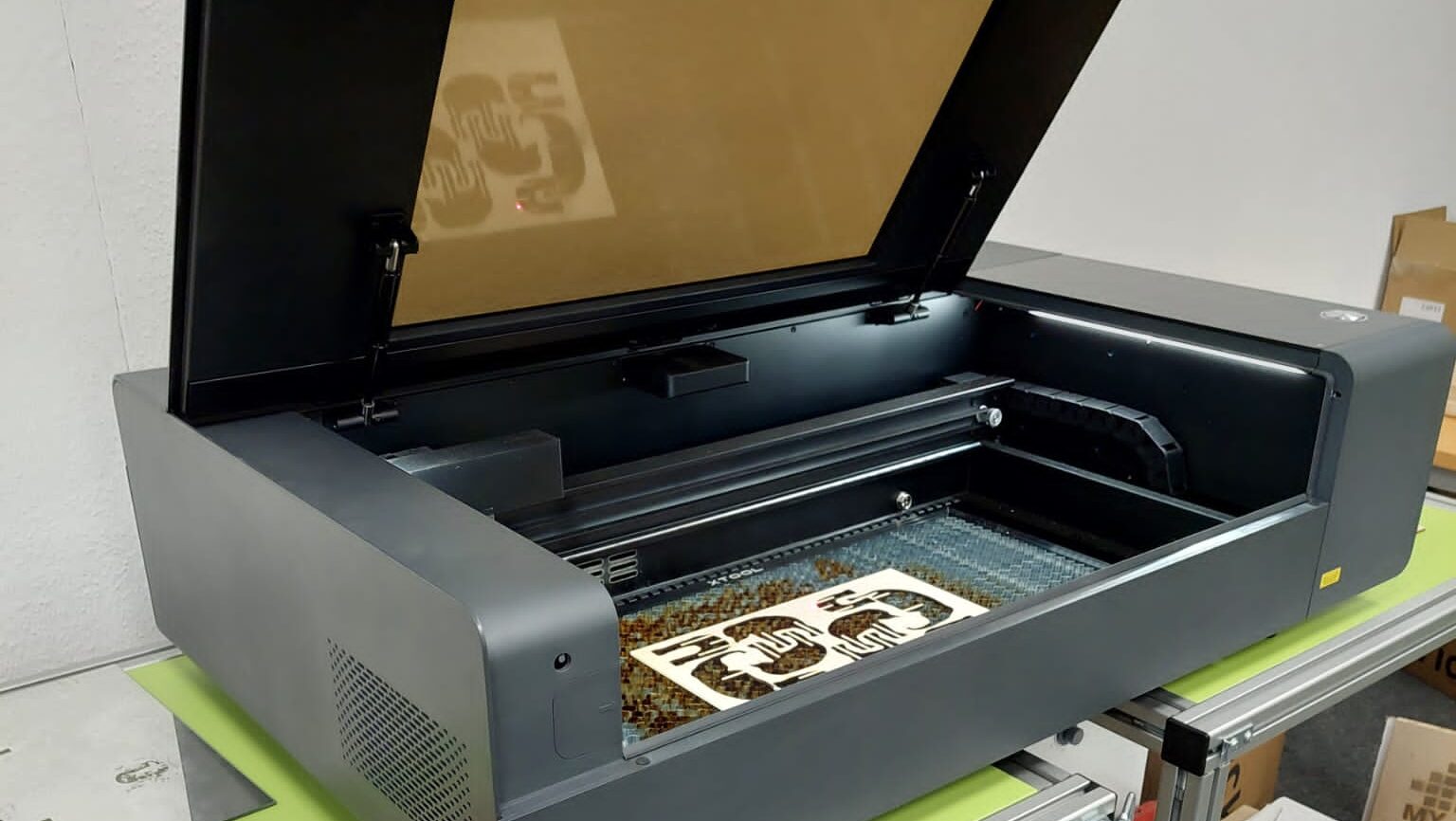 Lasercutter – Schneiden & Gravieren